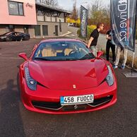 Daniel Kubina (Ludgeřovice, 40) na Jazde vo Ferrari na Morave