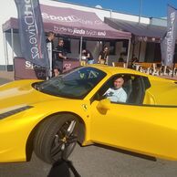 Lukáš Gajdoš (Brno, 36) na Jazde vo Ferrari na Morave